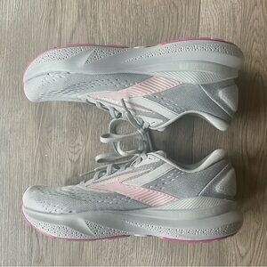 NWOB Brooks Adrenaline GTS 24 Road Running Shoes Size 7.5D Women’s